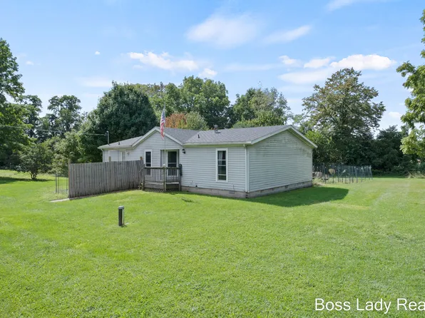 28260 69th St, Covert, MI 49043