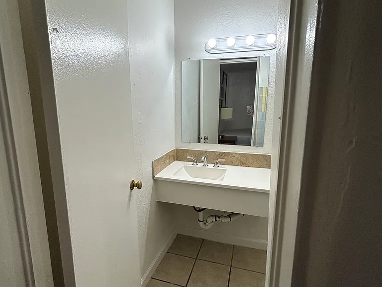 1302 N Date St #29 — Photo 4
