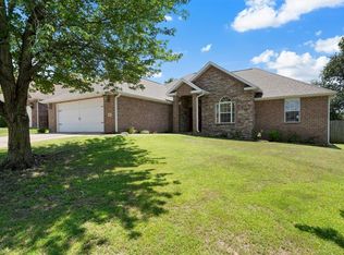 605 Grand Ct, Siloam Springs, AR 72761