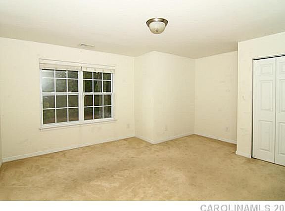 4th image of 8434 Summerglen Cres