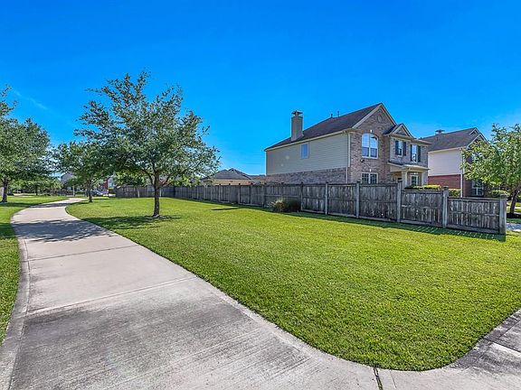 2nd image of 6202 Royal Hollow Ln