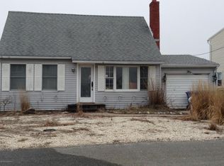 12 Jeffrey Dr, Manahawkin, NJ 08050
