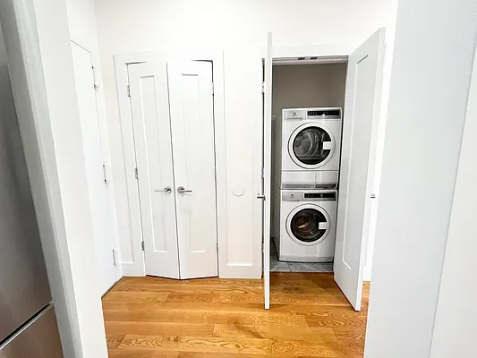 Rented by EastMount Realty LLC | media 15