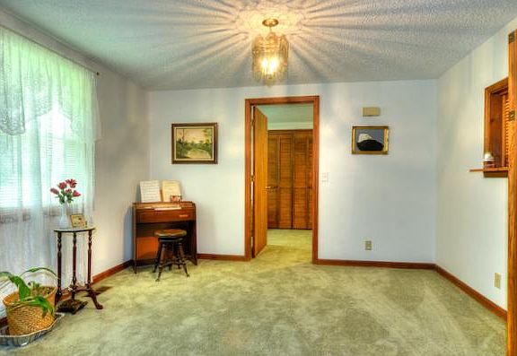 2nd image of 2813 Highway 31 W