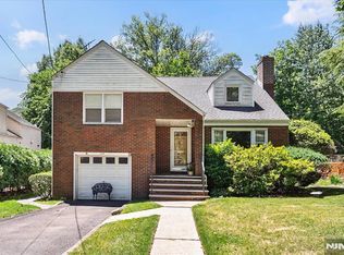 250 Briarcliffe Rd, Teaneck, NJ 07666