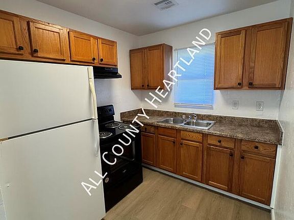 4th image of 1700 N Kelham Ave
