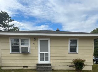 418 Laura Ct, Spring Lake, NC 28390