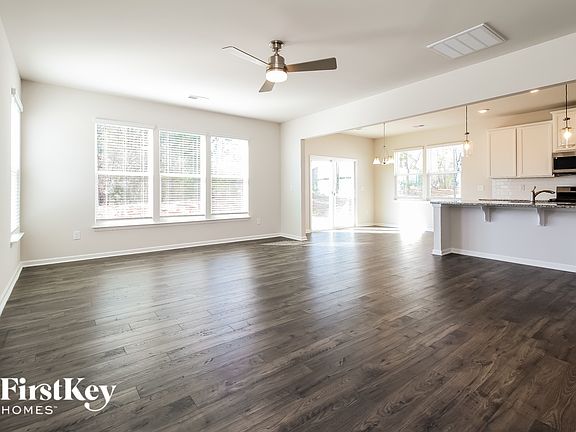 4th image of 1105 Mission Hill Ln