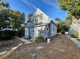 727 Dartmoor St N, Saint Petersburg, FL