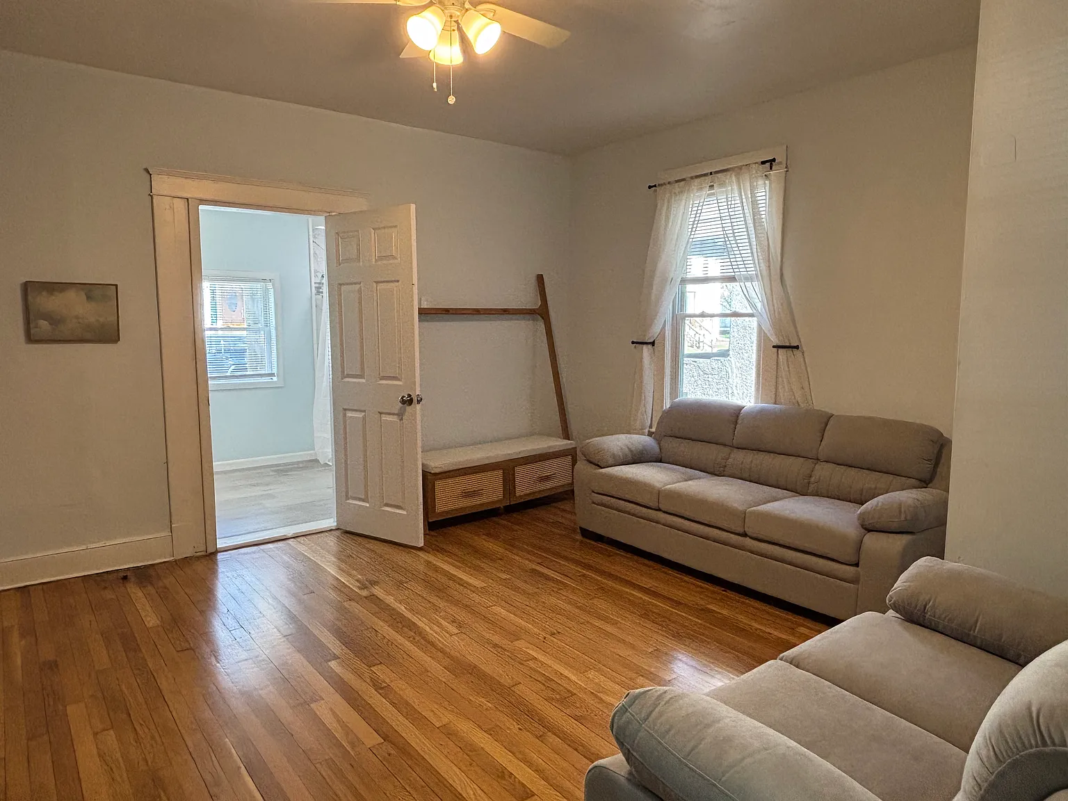 3 bed, $2,385 — Photo 4