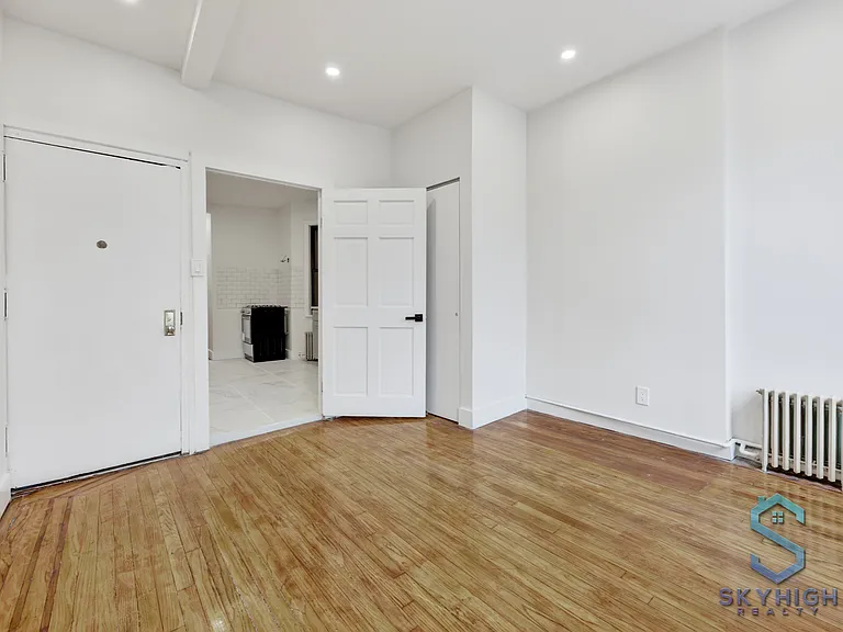 771 4th Ave #1B — Photo 10