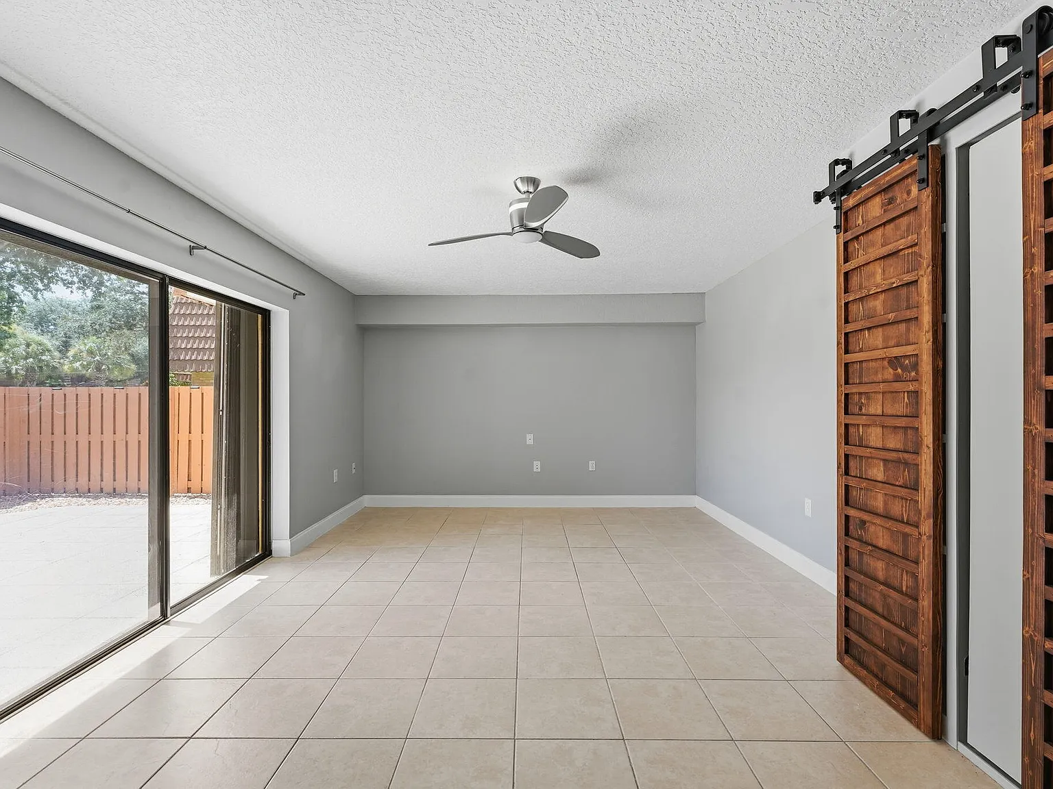 2 bed, 2.5 bath, 1236 sqft, $2,595 — Photo 4