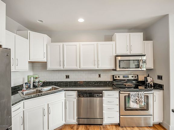 3rd image of 600 Albert Ave APT 526