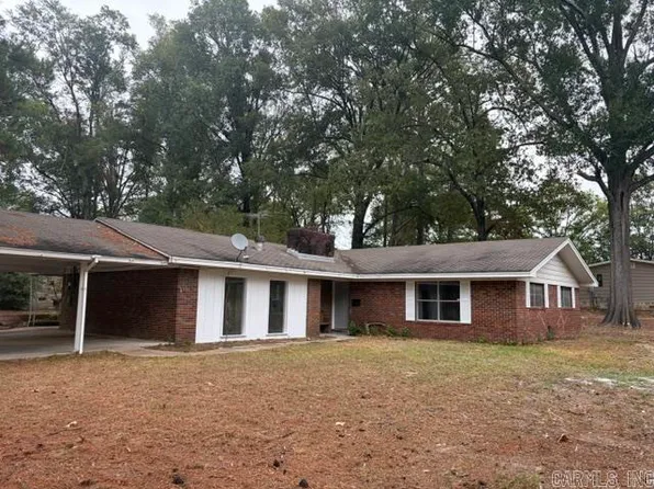 1110 Rogers St, Fordyce, AR 71742