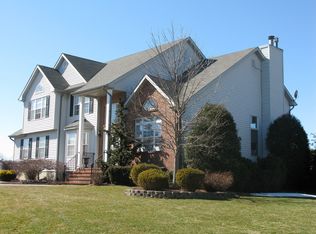 4 Tanager Ln, Robbinsville, NJ 08691