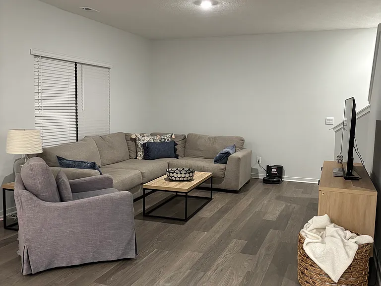 38 Sunbeam Ct — Photo 9