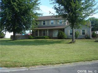 6121 Dawns Rdg, Cicero, NY 13039