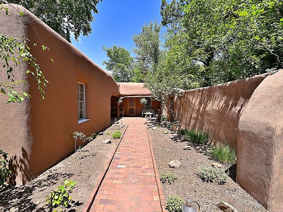 3rd image of 191 Tesuque Village Rd #A