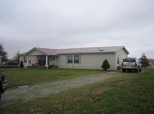 8126 Stonelick Rd, Maysville, KY 41056