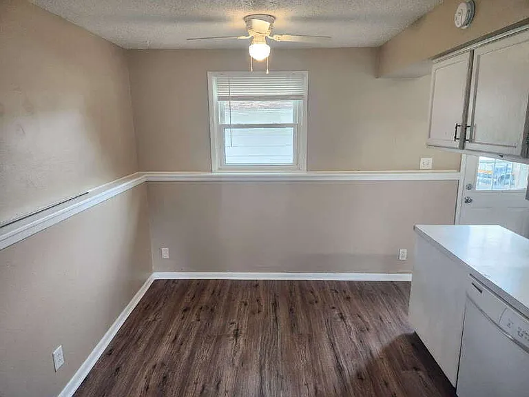 1010 Linden Dr — Photo 6