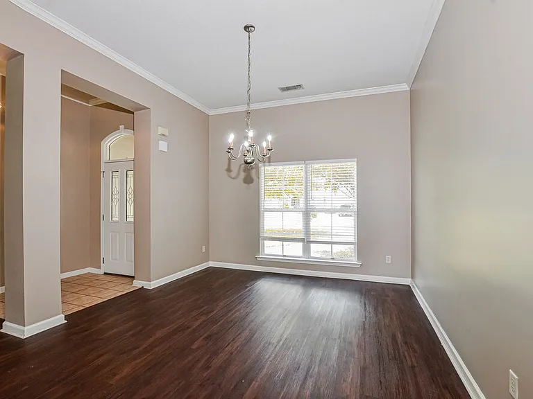 4064 Sidlehill Dr — Photo 5