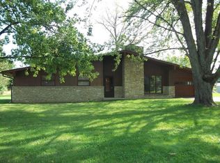 208 S Cottonwood Dr, Morristown, IN 46161