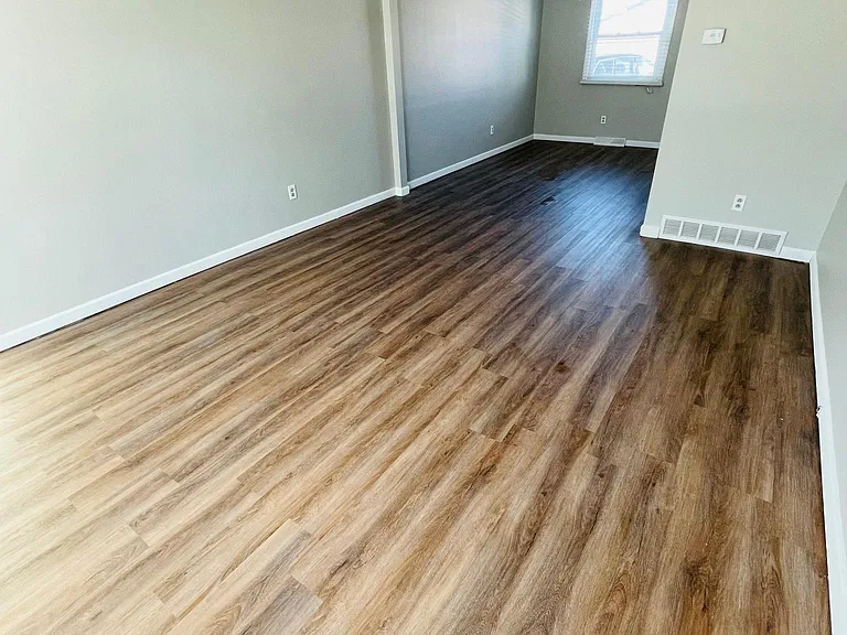 40 W Summerset Ln — Photo 3