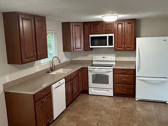 3rd image of 3226 W Meadow Wood Way S