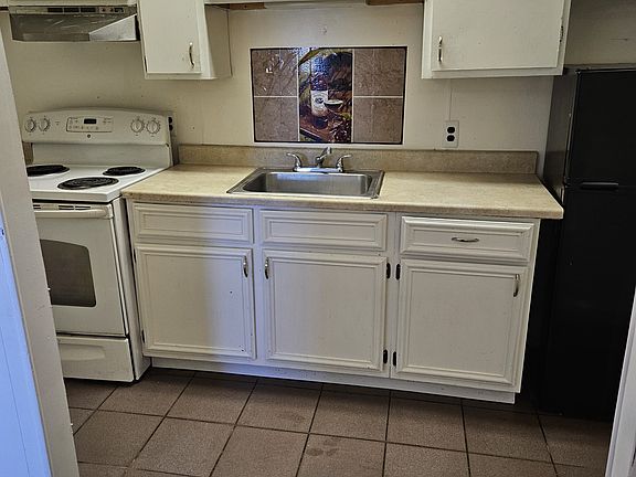 5th image of 148 N Saginaw St