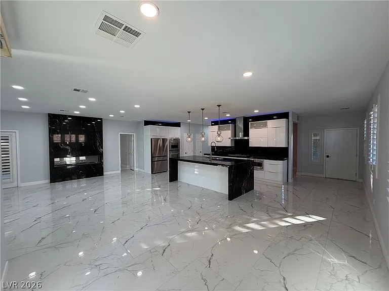 5501 Alden Bend Dr — Photo 4