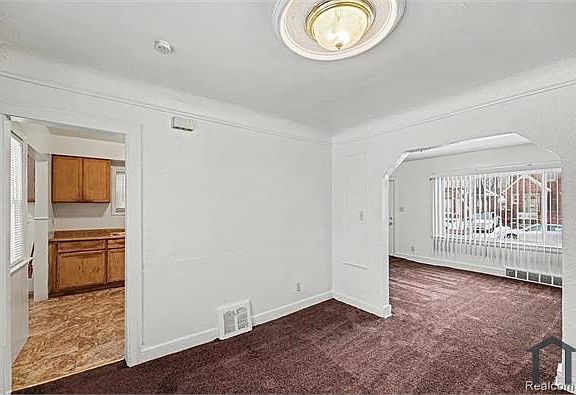 5th image of 15782 Ardmore St