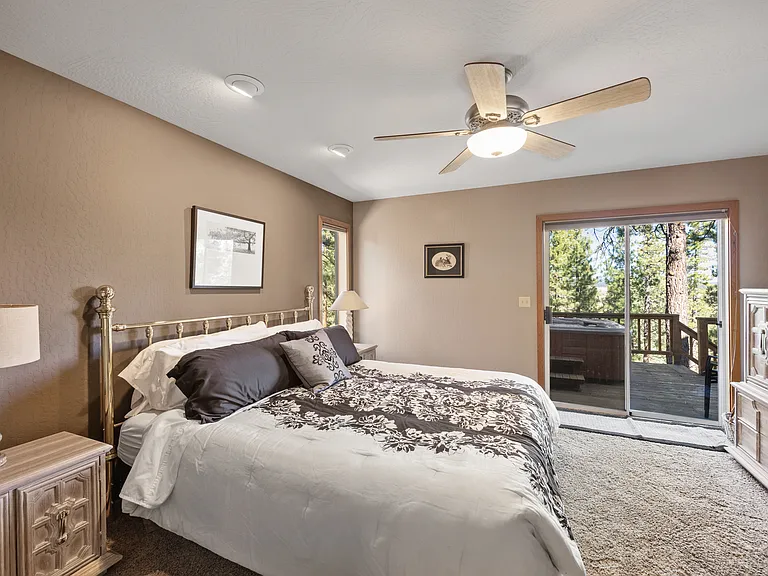724 Conifer — Photo 24