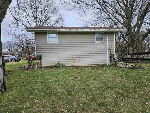 3rd image of 59124 Spearmint Dr