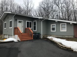 232 Traverse Rd, Bushkill, PA 18324