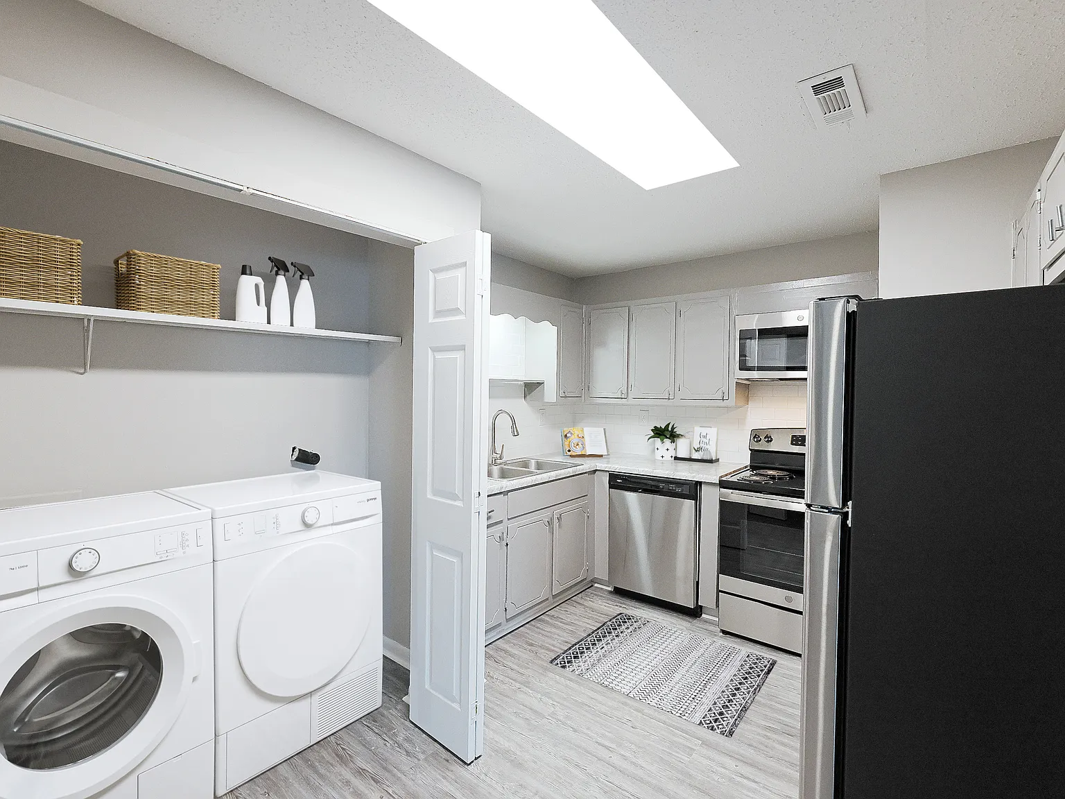 Barstone — Photo 1