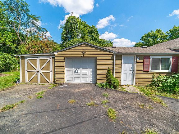 5th image of 2478 Ferris Park Dr N