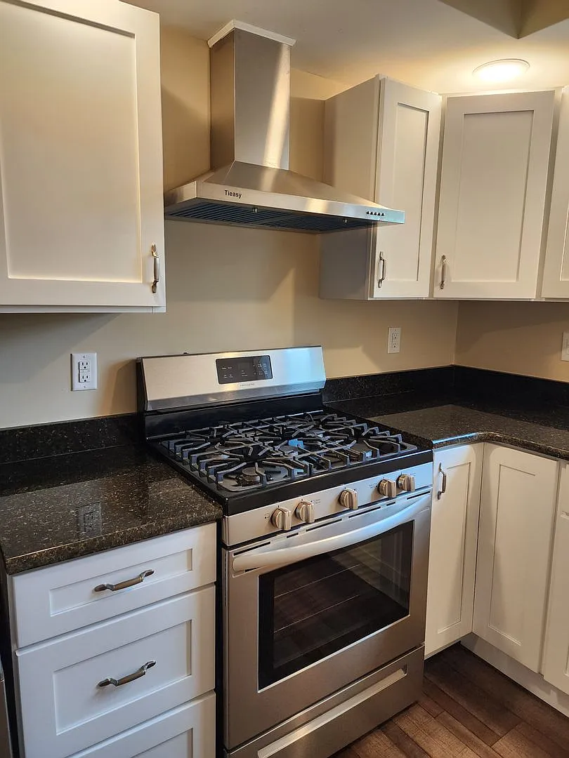 1113 E. King St. — Photo 3