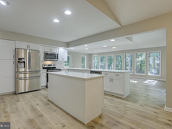3rd image of 345 Prospect Bay Dr W