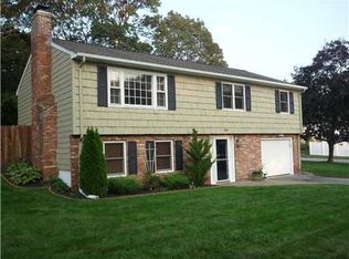 90 Everill St, Warwick, RI 02889