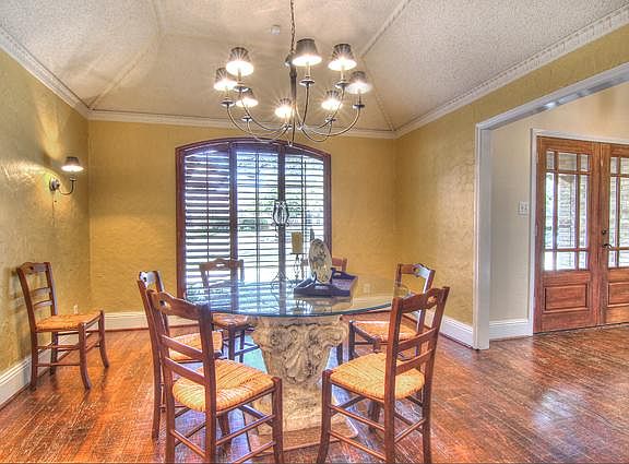 4th image of 7622 Queens Garden Dr