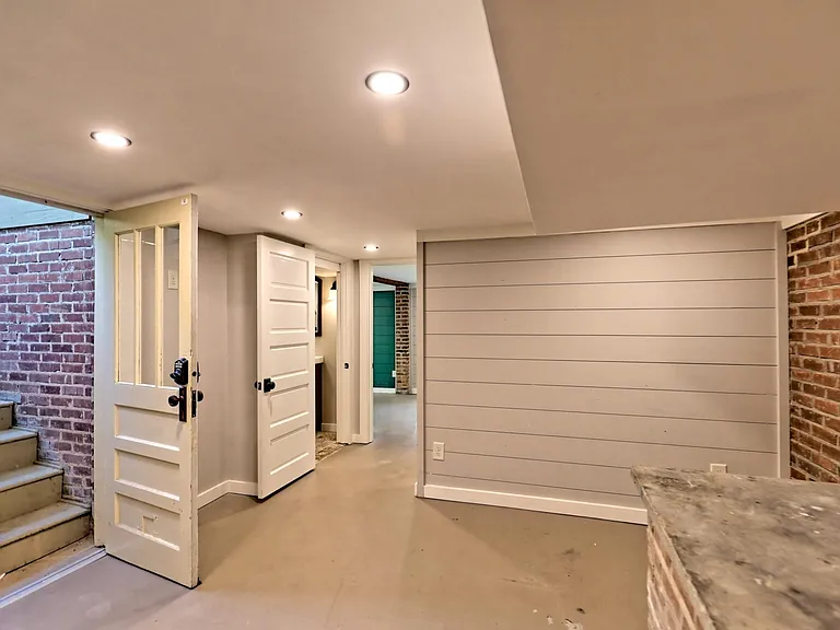 493 Valley St — Photo 45