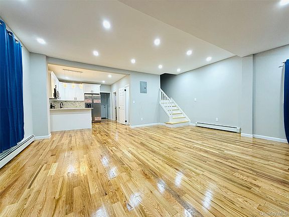 4th image of 1627 Pilgrim Avenue
