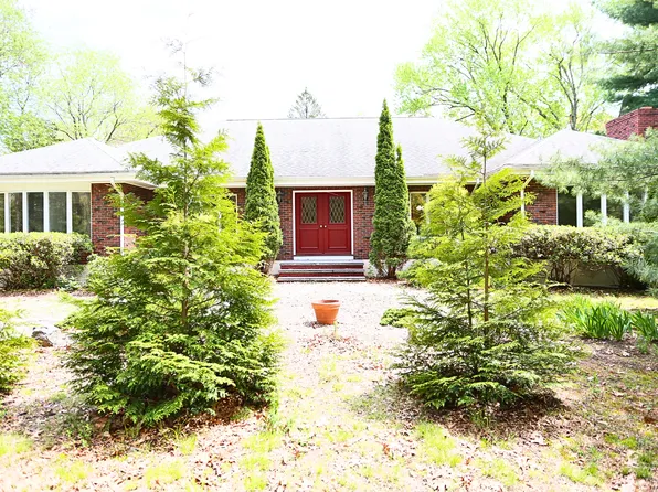 1 Piper Rd, Lexington, MA 02421