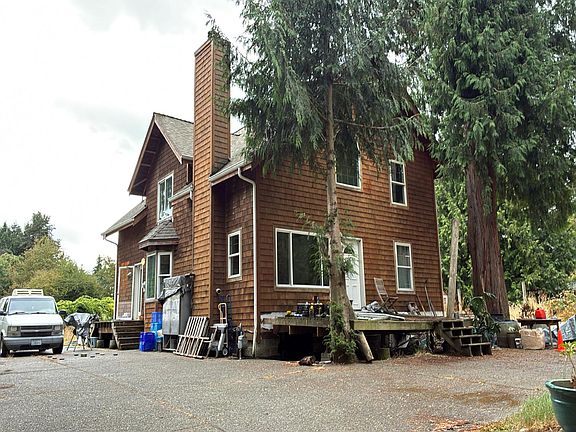 3rd image of 1043 S 124th St