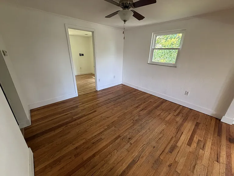 1016 Old Washington Rd — Photo 4