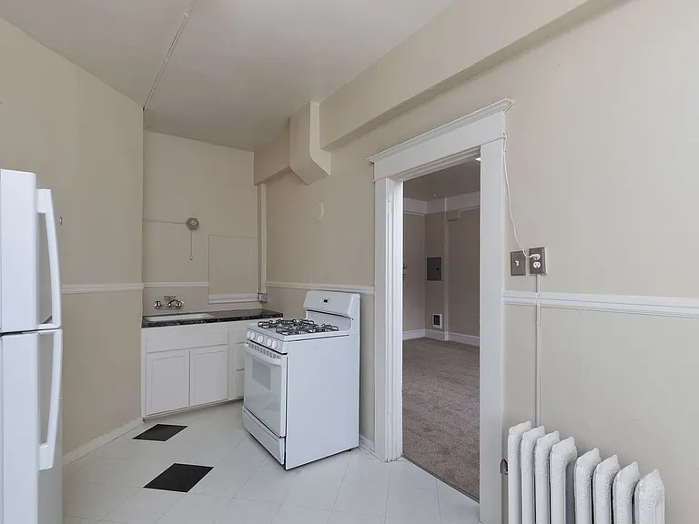 760 SW Vista Ave — Photo 9