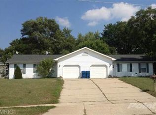 404 S Cedar St, Greenville, MI 48838