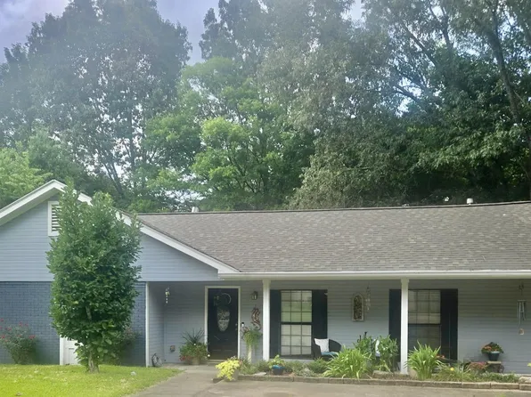 100 Nathan Hale Dr, Starkville, MS 39759