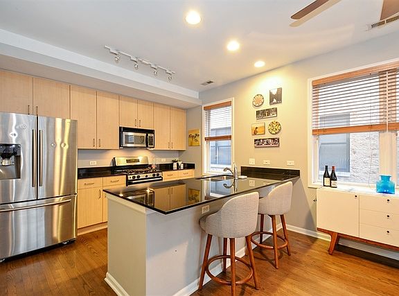5th image of 2031 W Pierce Ave APT 2B