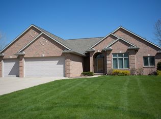 2736 Heartland Ter, Green Bay, WI 54313